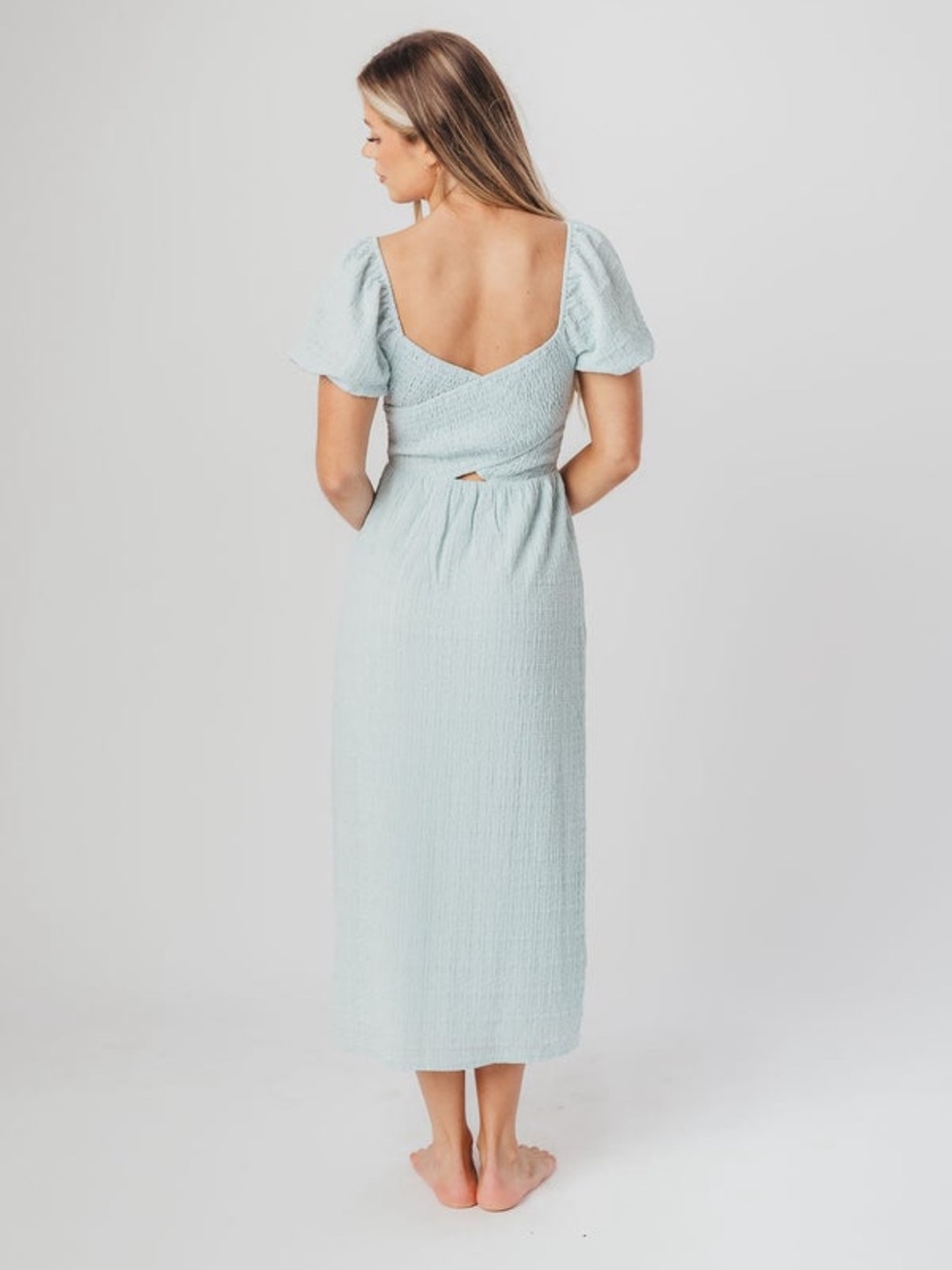 Worth Collective Smocked Puff Sleeve Sweetheart Neckline Dress in Powder Blue - Picture 4 of 4